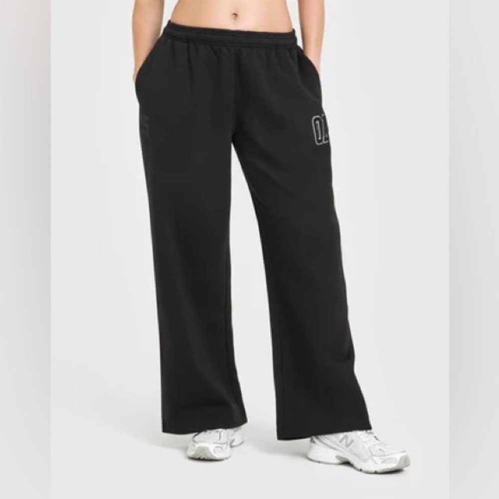 Foundations Oversized Oner 25 Straight Leg Joggers
